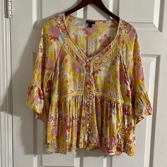 torrid Tops - Torrid floral print blouse